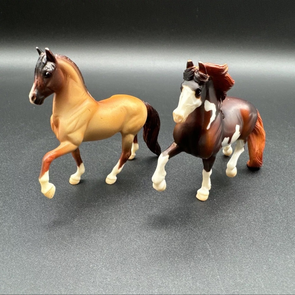 Pair Of Breyer Stablemate Horse Figures Small